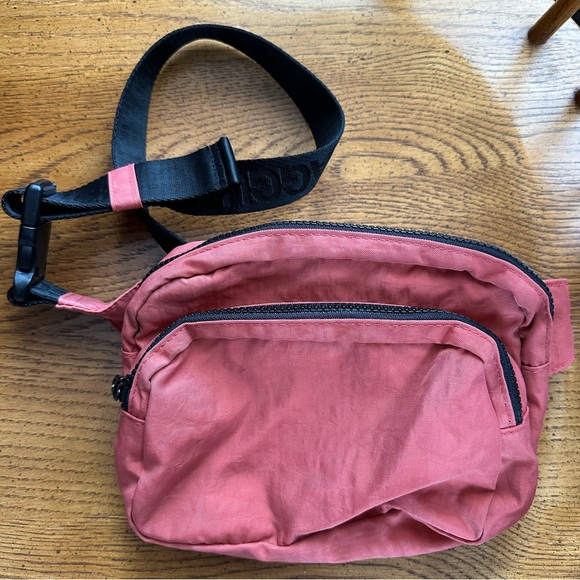 Baggu Fanny Pack Belt Bag in Watermelon Pink - Picture 5 of 9